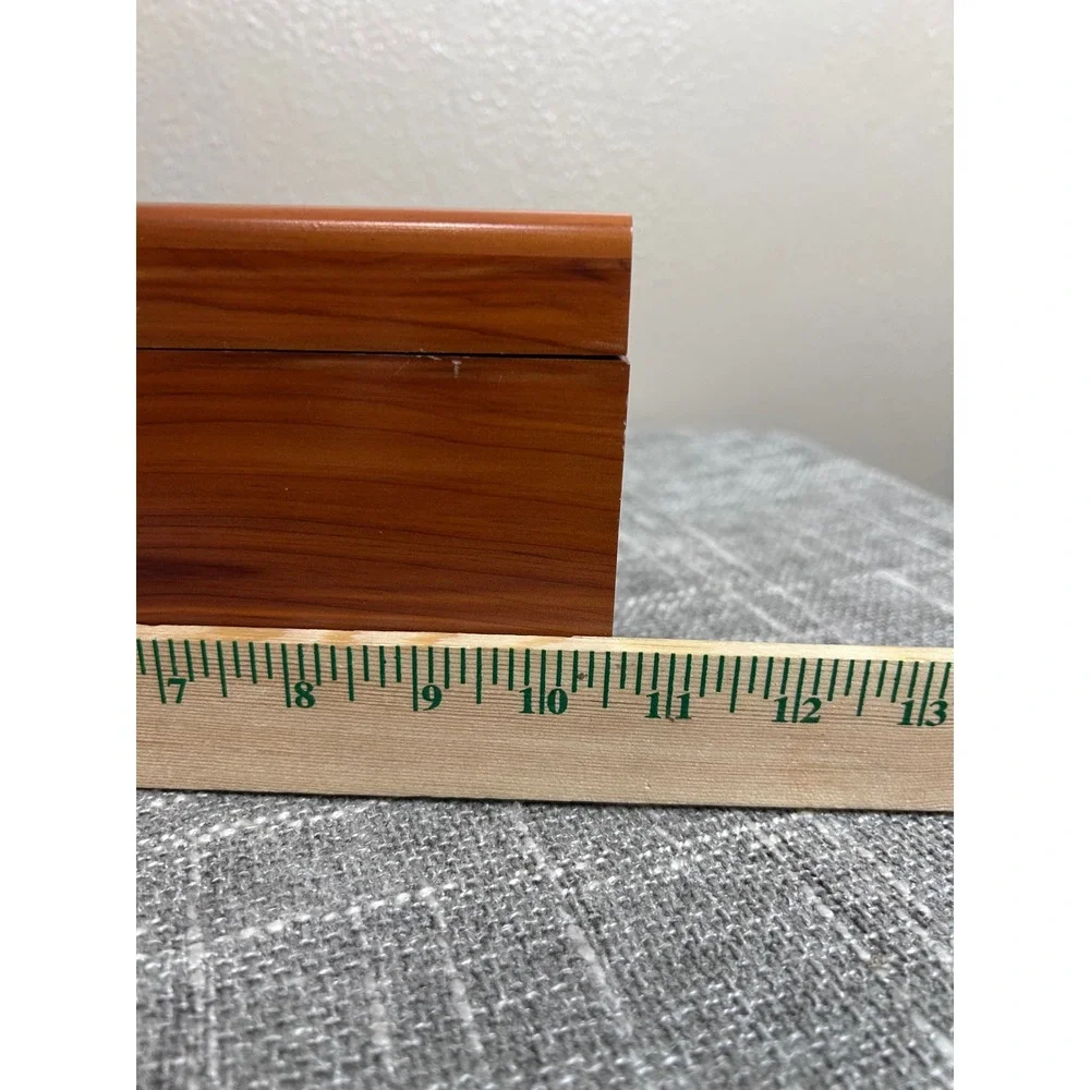 N/A elegant cedar